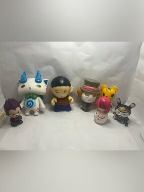 Kid robot and similar figure lot